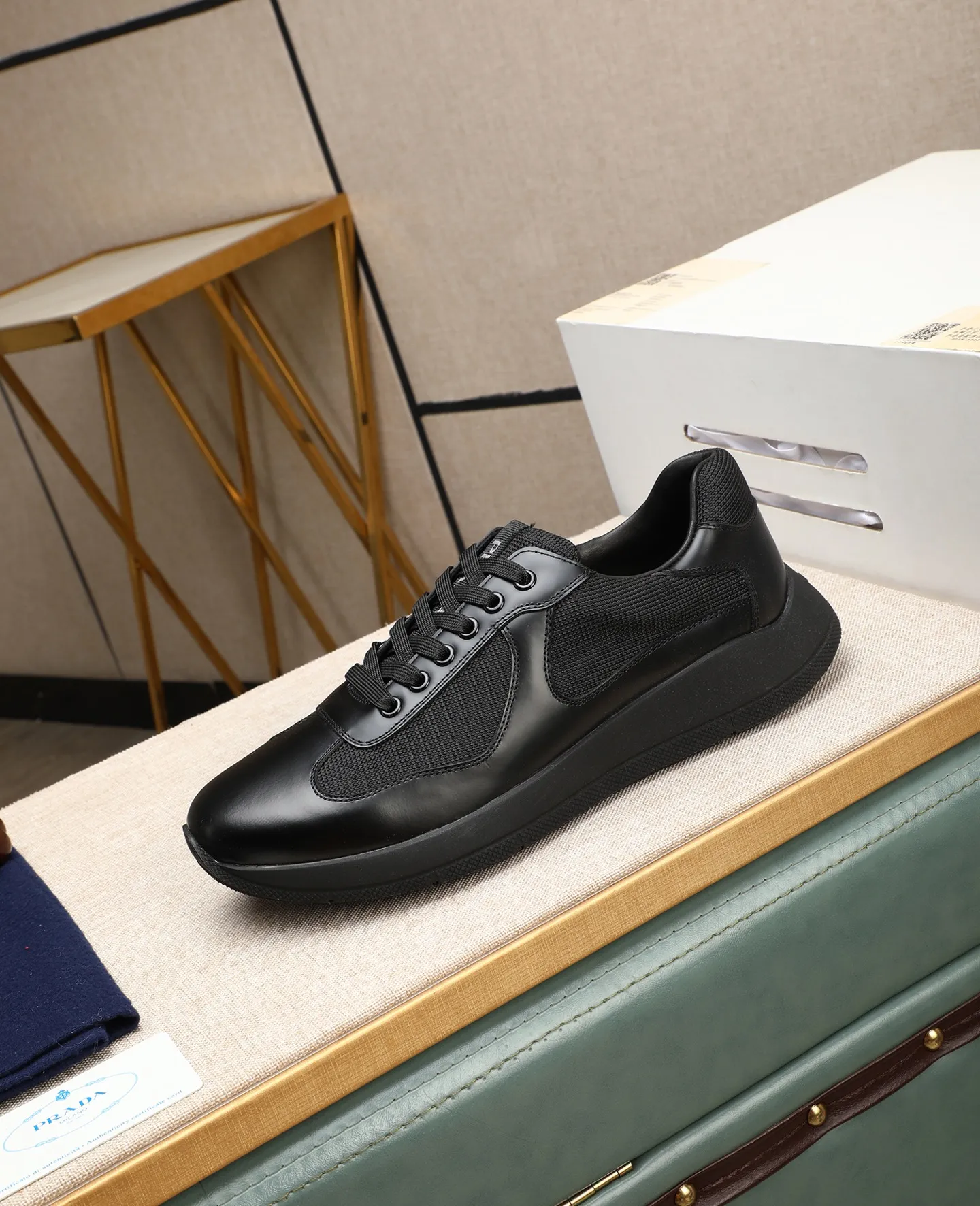 Men's shoes 💰600 Top quality New hot models on the official website, timeless for a century, 🆘 Trendy brand (Prada) mainly promotes hot models, avant-garde and versatile fashion men's shoes private version molding, cowhide surface splicing 1:1 oil edge treatment... fashionable and simple, original imported cowhide lining cowhide feet; the atmosphere and personality are more fashionable, eye-catching and pursuing class, it will subvert the old idea and be a must-have for fashion trendsetters with you! Must keep it for yourself! High-end comfort, high-end quality workmanship. Size: 38-44 Various colors available. full package